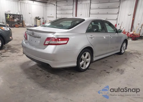 2011 Toyota Camry Se z USA, uszkodzony, nr VIN 4T1BF3EK3BU136987